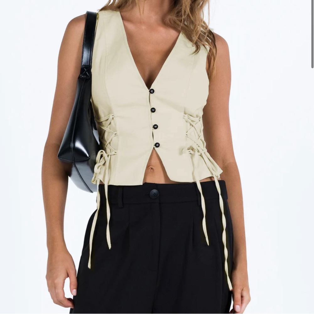 NWOT Princess Polly Stavia Vest
